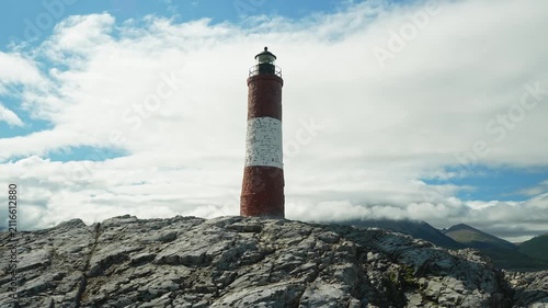 faro del fin del mundo ushuaia canal beagle julio verne Patagonia les eclaireurs