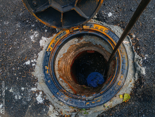 Process of unclogging sewer in flooded collector