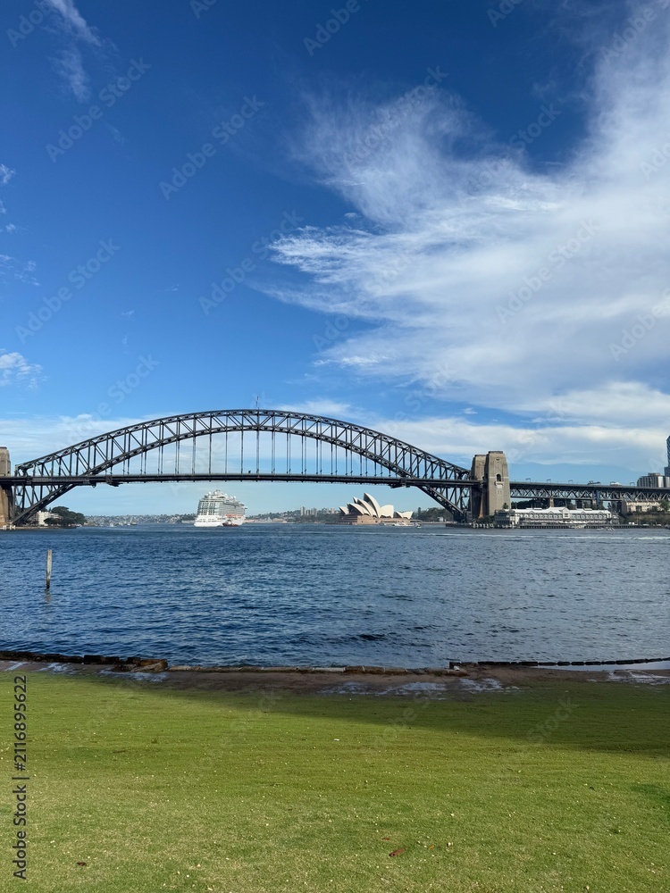 Naklejka premium sydney harbour bridge