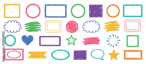 Fotografía Assorted hand drawn shapes and frames on a plain surface