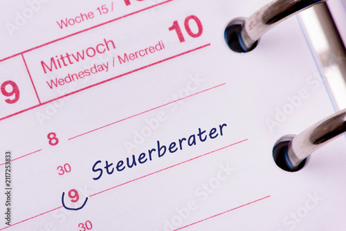 Obraz na plátne In einem Kalender ist ein Termin vorgemerkt für Steuerberater