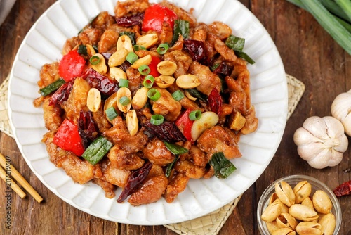 Quadro su tela Kung Pao Chicken: A spicy stir-fry with chicken, peanuts, and vegetables