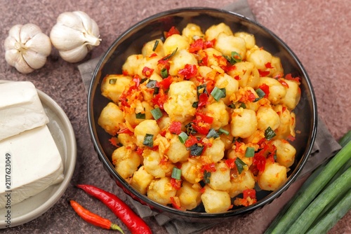 Konstfotografi Crispy salt and pepper Tofu. Vegan, vegetarian healthy food