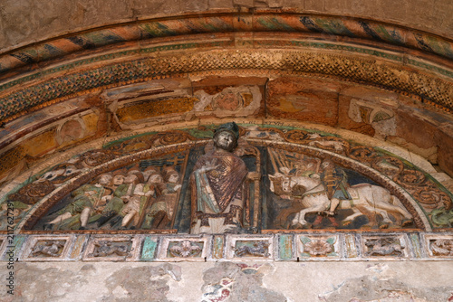 Détail architectural et artistique de la basilique saint-Zénon dans la ville de Vérone