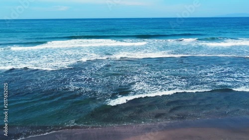 南房総のまっすぐな海岸を空撮　4K