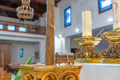Obraz na płótnie Religious objects in chapel altar with crucifix and candles