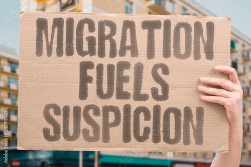 Fotografía "Migration Fuels Suspicion" Debates about movement are being used to divide