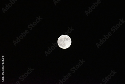満月がある夜空