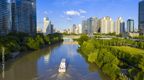 Fotografie Grand Canal Boat Hangzhou Gongshu District North Bank Modern Skyline