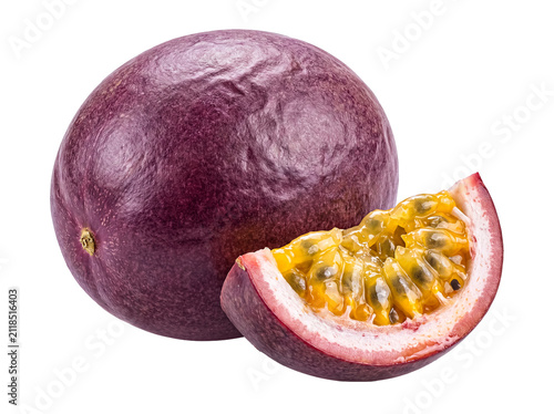 Foto Whole exotic passion fruit beside a bright quarter slice, revealing its sweet, golden pulp and dark seeds