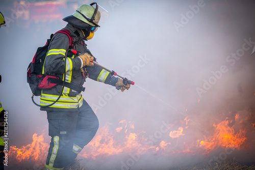 Fotografía Feuerwehr übt einen Feldbrand bei Gerlingen