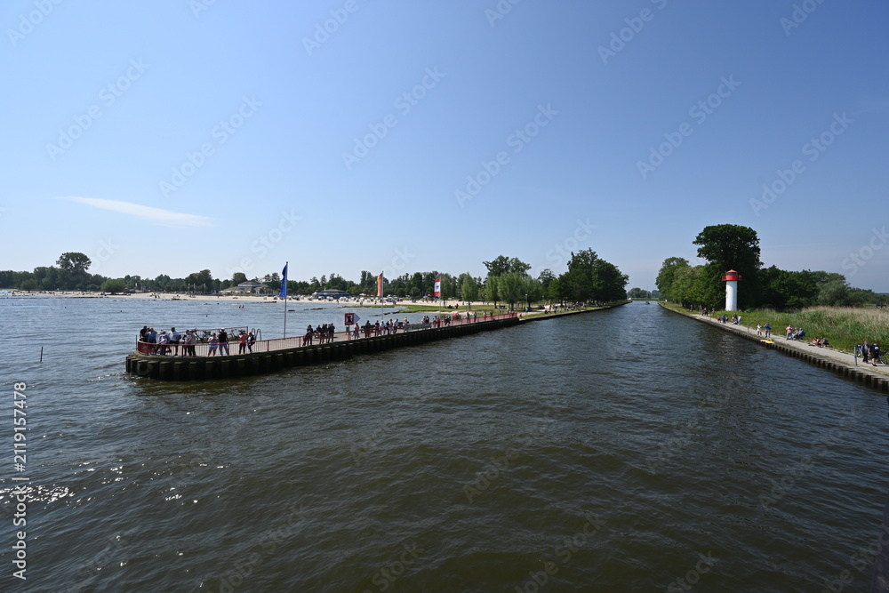 Fototapeta premium Seebad Ueckermünde, Haffbad, Einfahrt in die Uecker am Ueckerkopf