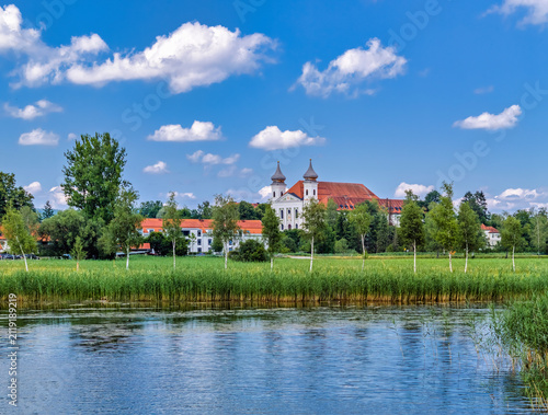 Bild auf Leinwand Schlehdorf am Kochelsee, Kloster Schlehdorf, Alpenvorland, Blaues Land, Kochel,