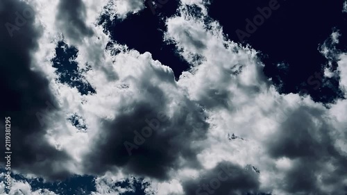 ハイコントラストで暗いな空　タイムラプス