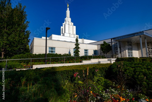 Obraz na płótnie Beautiful exterior view of the Idaho Falls Idaho Temple of The Church of Jesus C