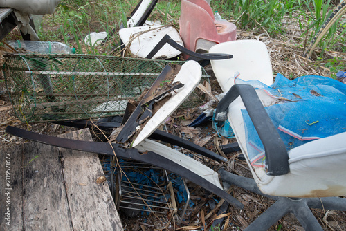 Принти на полотні Items that are discarded because they are broken or damaged become piles of garbage