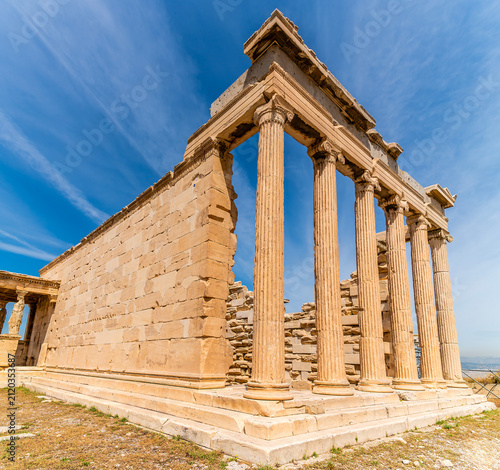 Fotografía A view across the Acropolis citadel  towards the front and side of the Erechthei