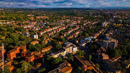 Canvas Print Panoramic aerial view of suburban London neighborhoods under cloudy sky