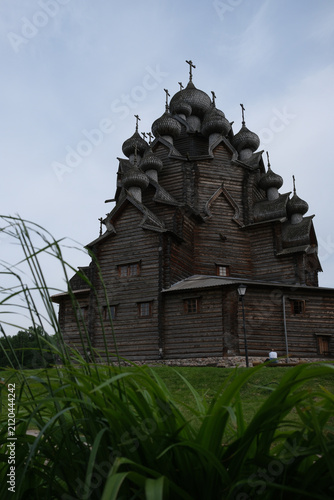 Obraz na plátně Historic wooden Orthodox church with traditional onion domes