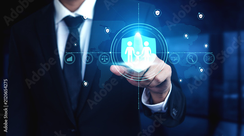 Cuadro en lienzo Global family protection and life insurance plan