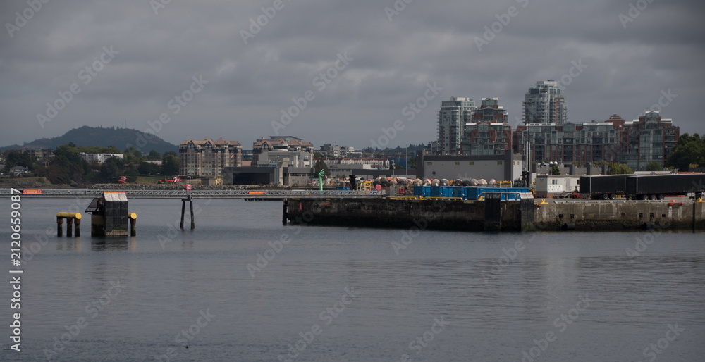 Fototapeta premium Working Harbour Below Victoria’s Residential Skyline