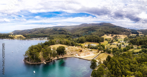 Fotografie Aerial Tas Port Arthur cove site close pan