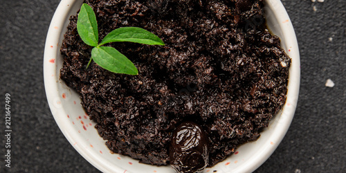 Foto Tapenade black olives olive spread ready to eat tasty snack fresh and delicious
