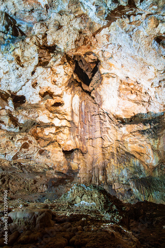 Fotografie Limestone rock formations inside Lipa Cave Montenegro