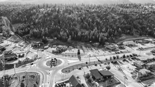 Foto Aerial drone view of Radium Hot Springs on a sunny summer day in Canada