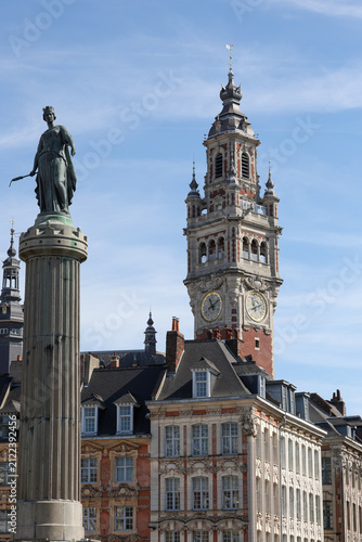 La Colonne de la Déesse et le beffroi de la CCI à Lille