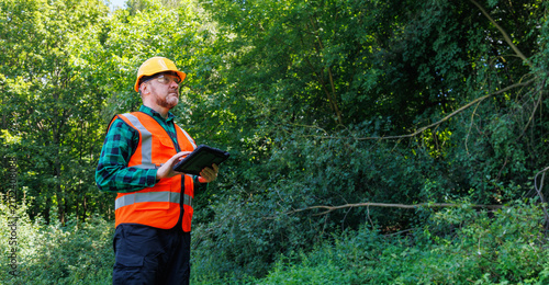 Foto Environmental inspector or arborist