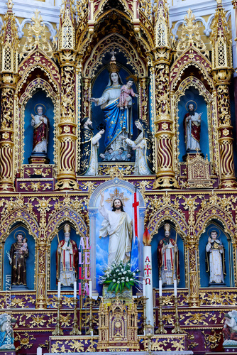 Fotografie Gilded Altarpiece at Phu Nai Basilica