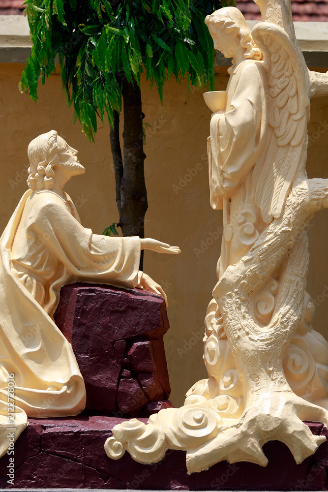 Obraz premium Jesus and Angel Statues Garden of Gethsemane
