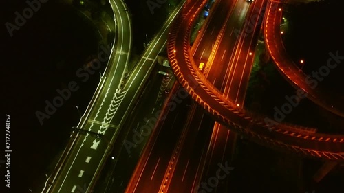 夜のインターチェンジ 空撮 4K