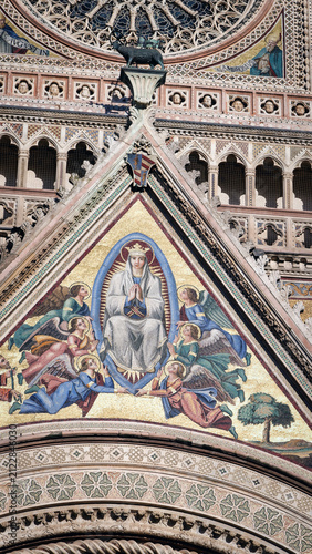 Obraz na plátně View Of Assumption Of The Virgin Mosaic At Orvieto Cathedral