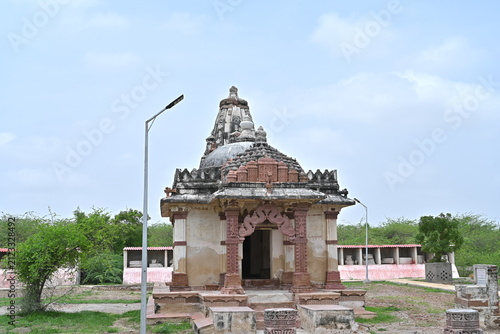 Cuadro en lienzo The 1000 years Oldest Jain Temple Virawah Nagarparkar Paksitan
