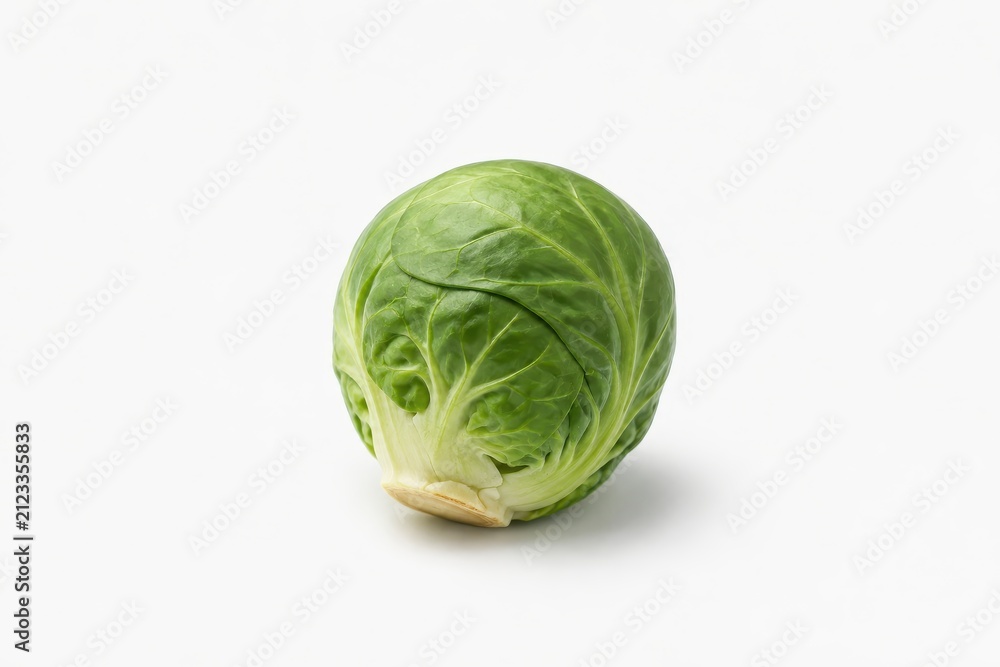 Fototapeta premium Fresh Brussels sprout isolated on white background