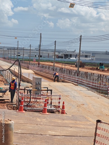фотографія The formwork is securely supported, and the rebar is properly tied in accordance with engineering specifications