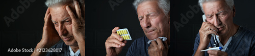 Cuadro en lienzo Senior man holding pills and calling for help in distress