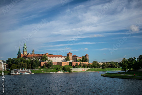 Foto Wawel Royal Castle above the Vistula River in Krakow Poland