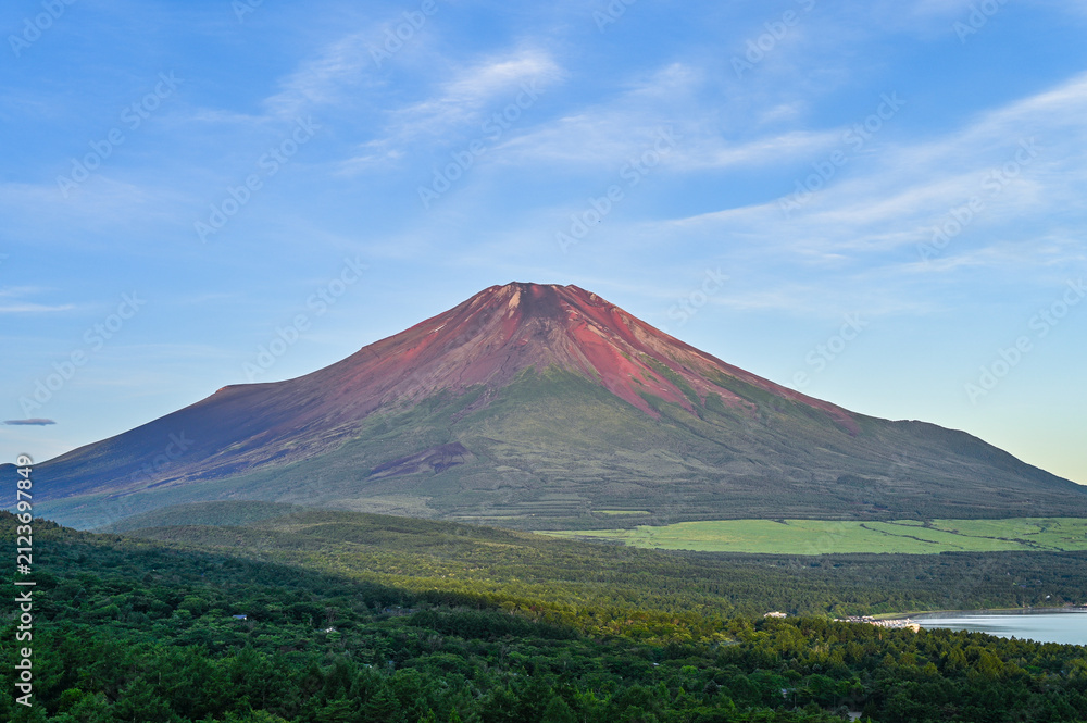 Naklejka premium 日本山梨山中湖パノラマ台からの富士山