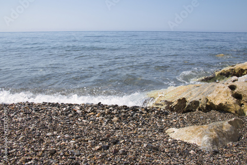 фотографія wild beach, blue sky, sand, rocks, horizon, sea, ocean, relaxation