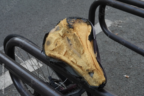Quadro su tela Selle de vélo abimée et détruite avec mousse apparente