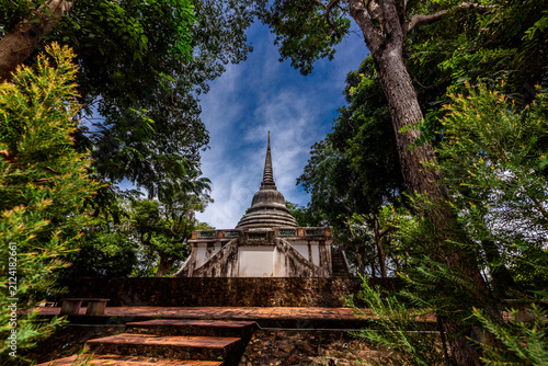 Cuadro en lienzo The backdrop to this Buddhist religious site on Koh Yo, Songkhla, Thailand, incl