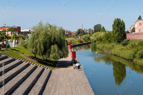 Принти на полотні Modern embankment of the Upa river on a sunny July day. Tula
