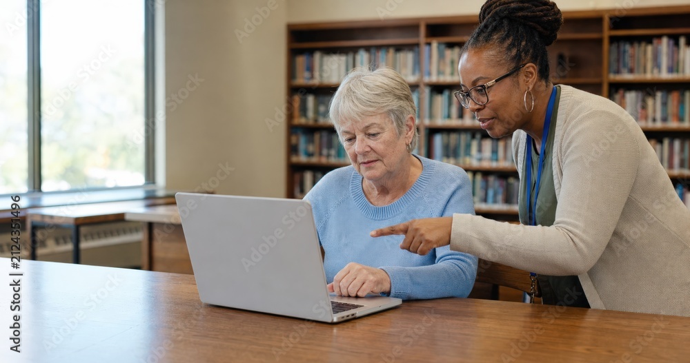 Obraz premium Digital Navigator Program Exactly People Quiet Public Library
