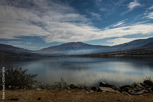 Canvastavla Panoramic view of Angostura Dam lake with mountain backdrop in Tucuman
