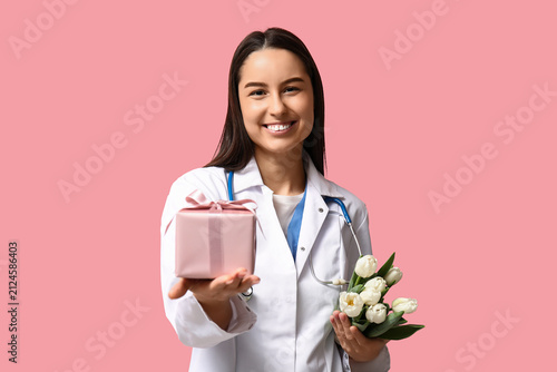 Female doctor with white tu...