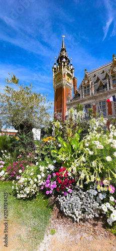 Calais (Pas de Calais / France) - Beffroi et Hôtel de ville