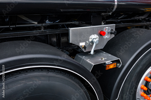 фотографія Semi truck trailer brake control valve panel block